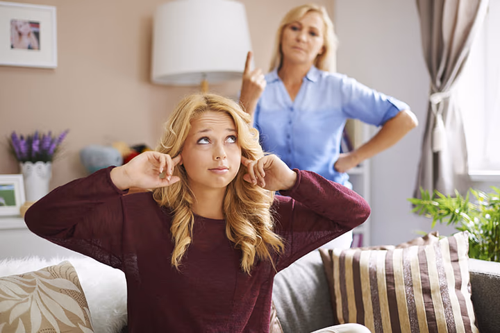 https://shotkit.com/wp-content/uploads/2026/04/Sibling-Rivalry-Poses-That-Turn-Fights-Into-Epic-Photoshoots-2.jpg